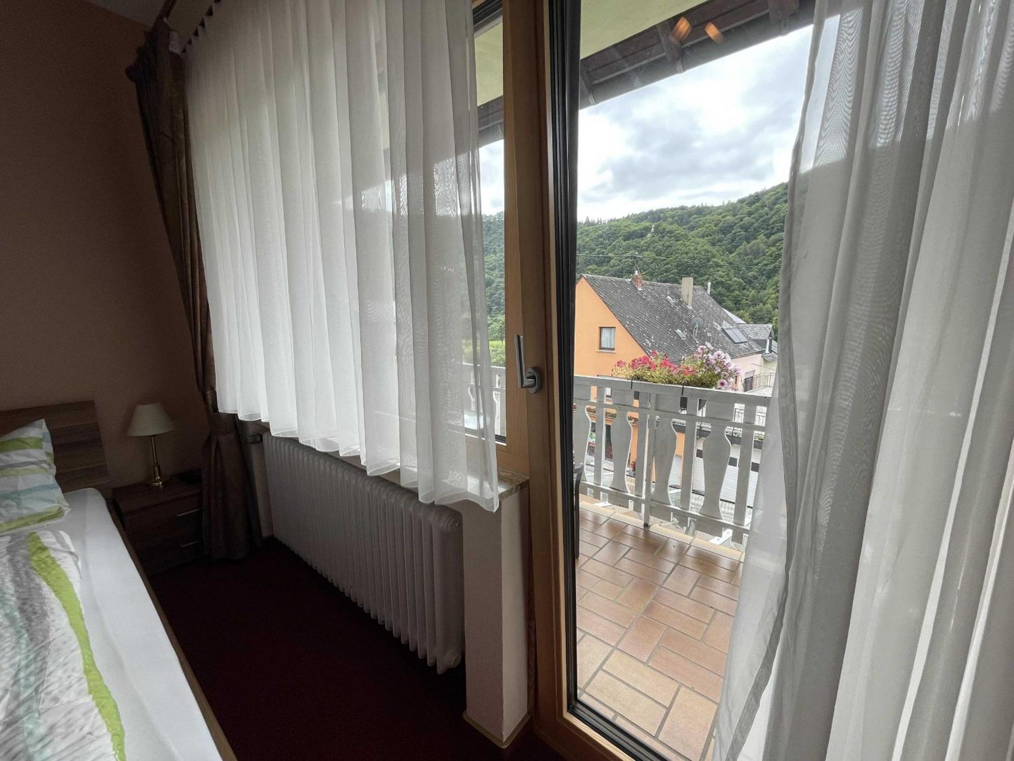 Hotel Zur Mosel Minheim Exterior foto
